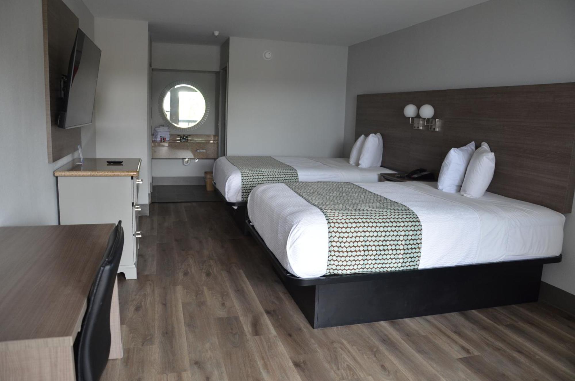 Baymont Inn & Suites Covington Room photo